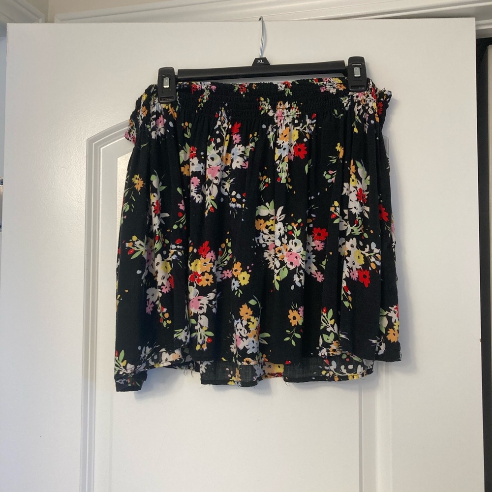 Express Flowy Boho Black Floral Mini Skirt Stretchy Waistband Women’s Size L